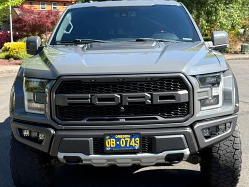 Used 2018 Ford F150 Raptor w/ Equipment Group 802A Luxury AWD/4WD image 2
