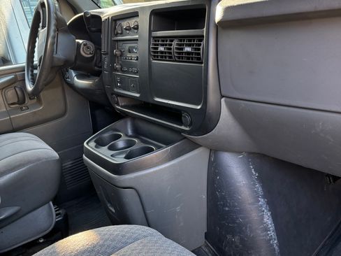 Used 2007 Chevrolet Express 2500 Extended w/ Power and Light Package image 6