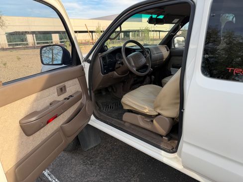 Used 2000 Toyota Tacoma 4x4 Xtracab V6 image 13