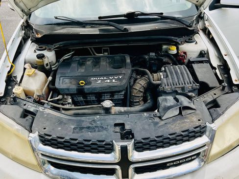 Used 2012 Dodge Avenger SXT FWD image 11