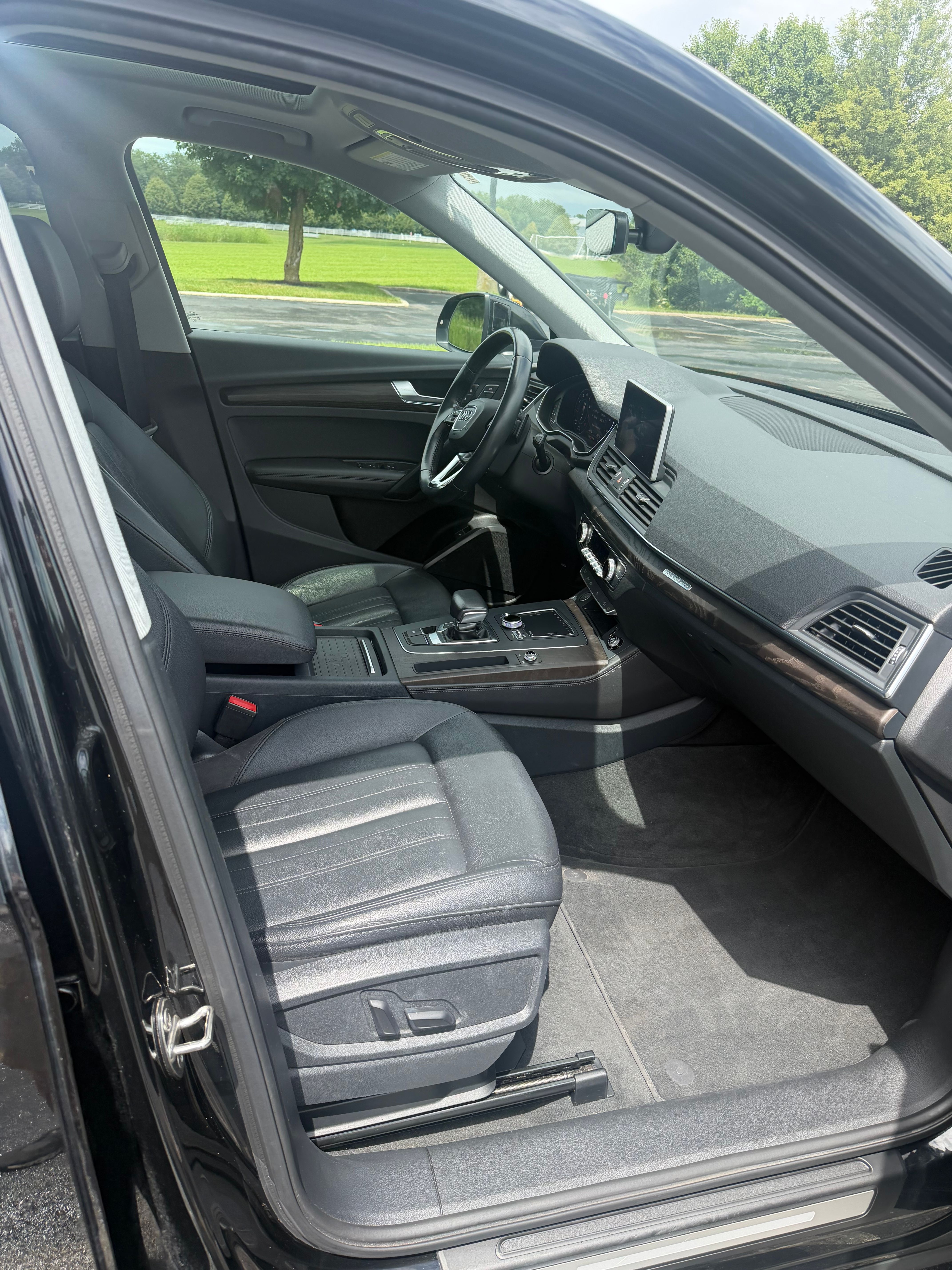 Used 2019 Audi Q5 2.0T Premium Plus w/ Premium Plus Package AWD/4WD image 10