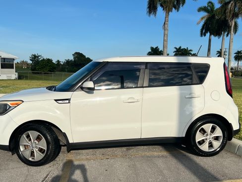 Used 2016 Kia Soul EV image 6