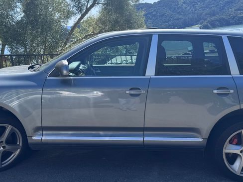 Used 2006 Porsche Cayenne Turbo S image 2