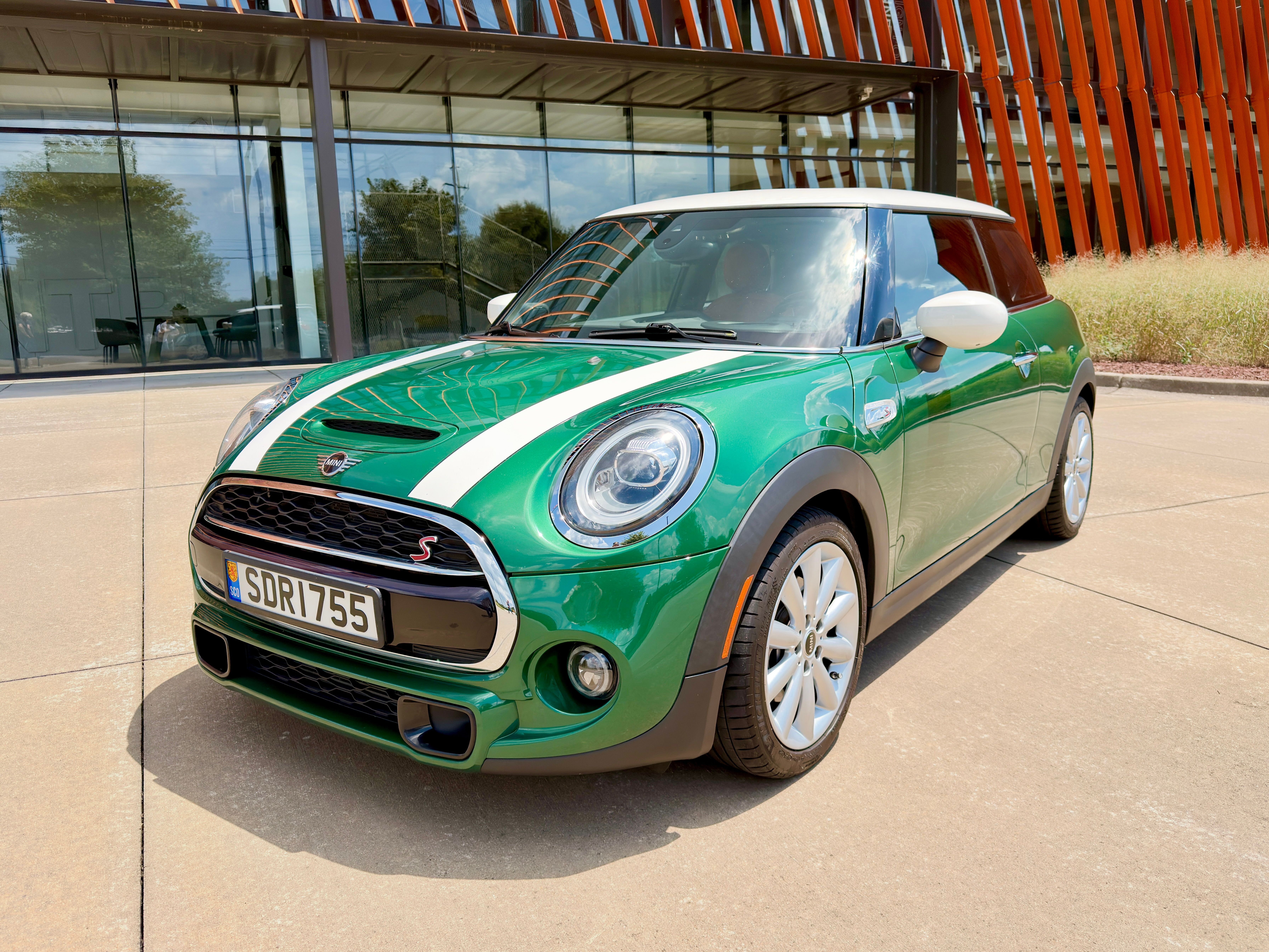 Used 2021 MINI Cooper S FWD image 1