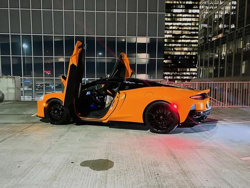 Used 2021 McLaren GT RWD image 13