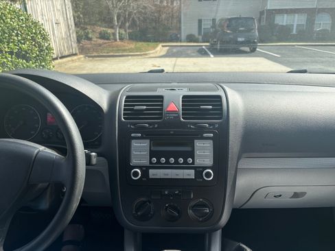 Used 2008 Volkswagen Jetta S image 4