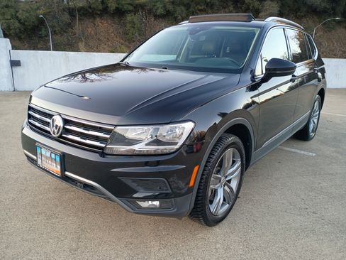 Used 2020 Volkswagen Tiguan SEL image 2