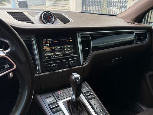 Used 2016 Porsche Macan S image 12