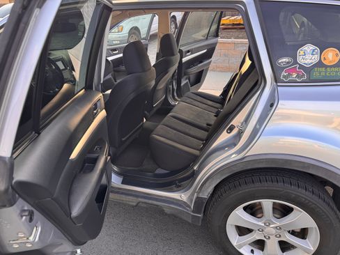 Used 2013 Subaru Outback 2.5i Premium w/ All-Weather Pkg image 13