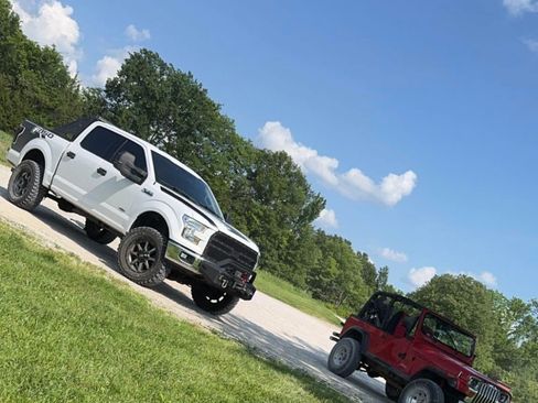 Used 2017 Ford F150 XLT image 4