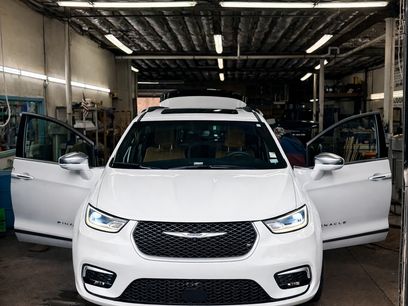 Used 2021 Chrysler Pacifica Pinnacle