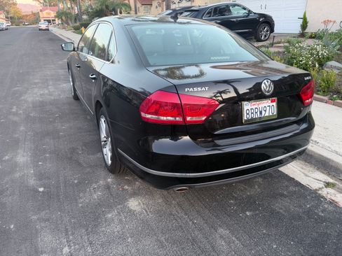 Used 2015 Volkswagen Passat TDI SEL Premium image 4