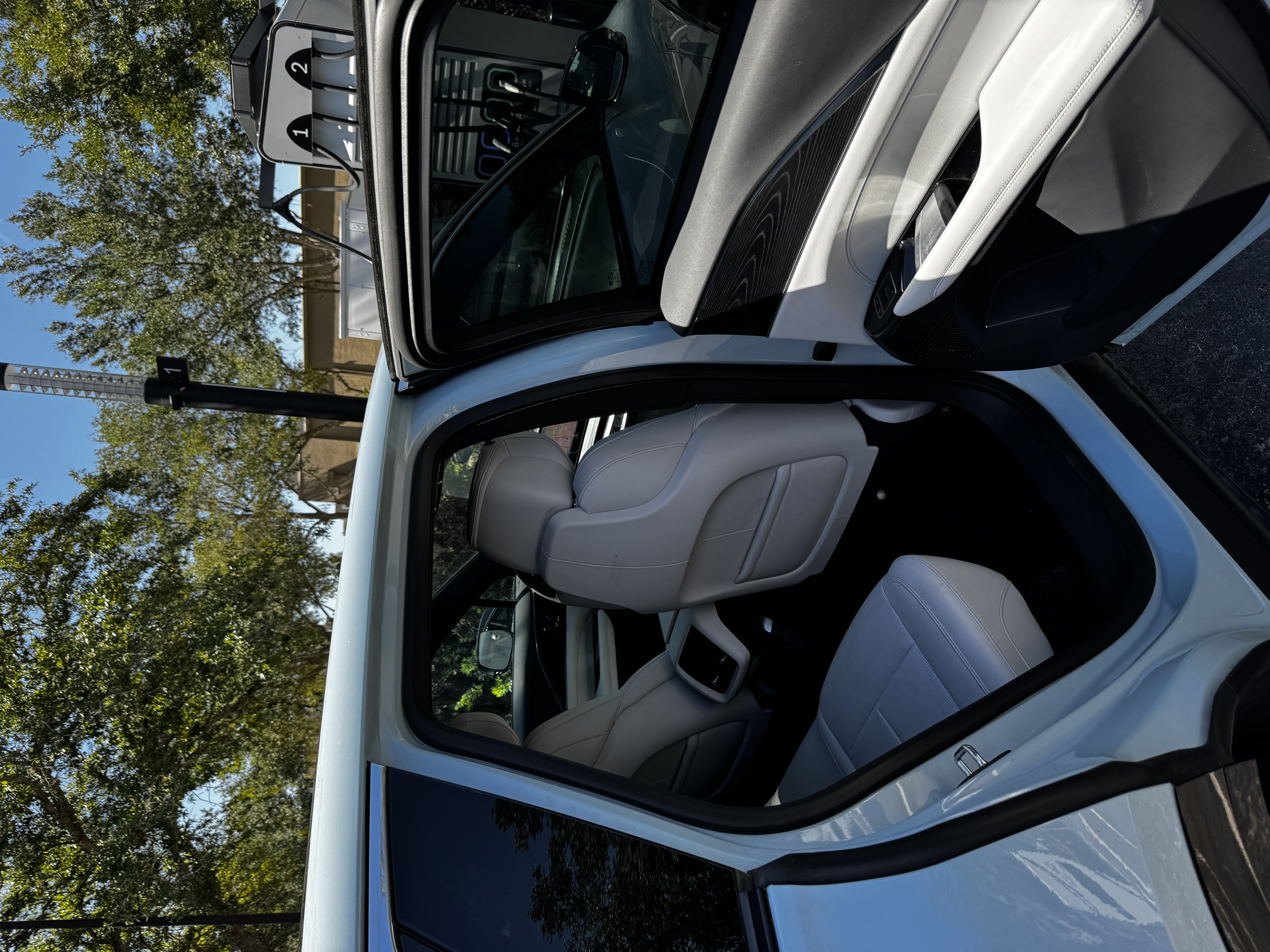 Used 2024 Cadillac Lyriq Luxury w/ LPO, Floor Liner Package AWD/4WD image 6