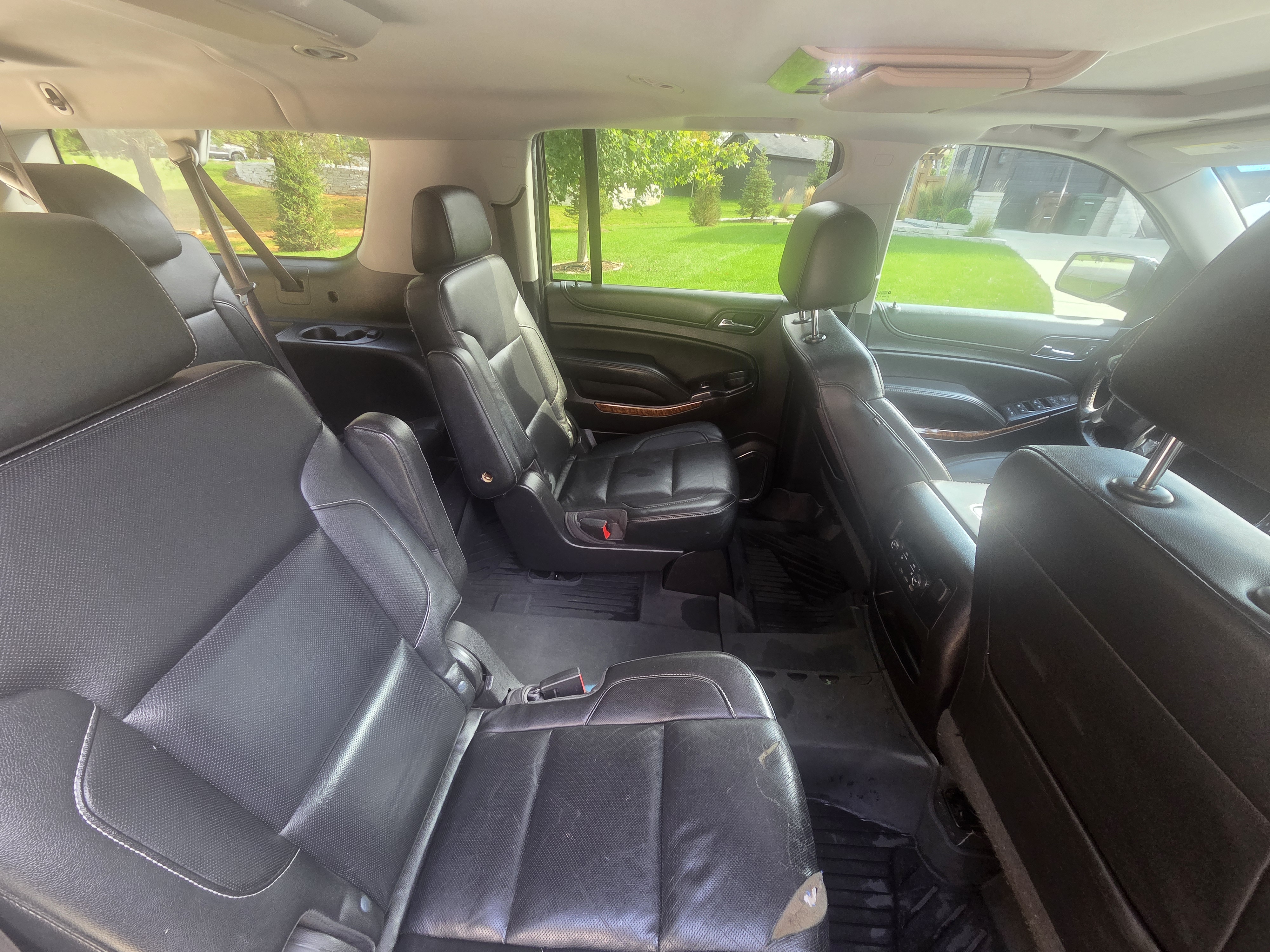 Used 2020 Chevrolet Suburban Premier AWD/4WD image 15