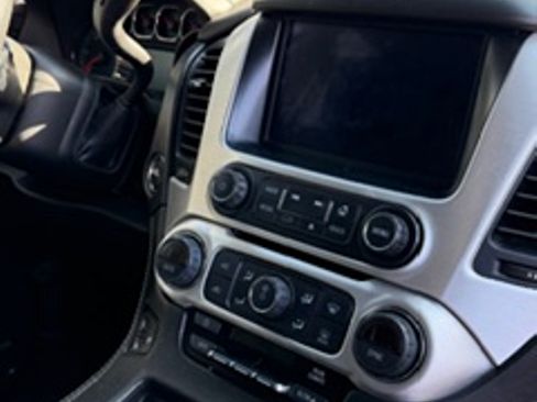 Used 2020 GMC Yukon XL SLT w/ Premium Edition image 6