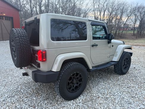 Used 2018 Jeep Wrangler Sahara w/ Dual Top Group image 5