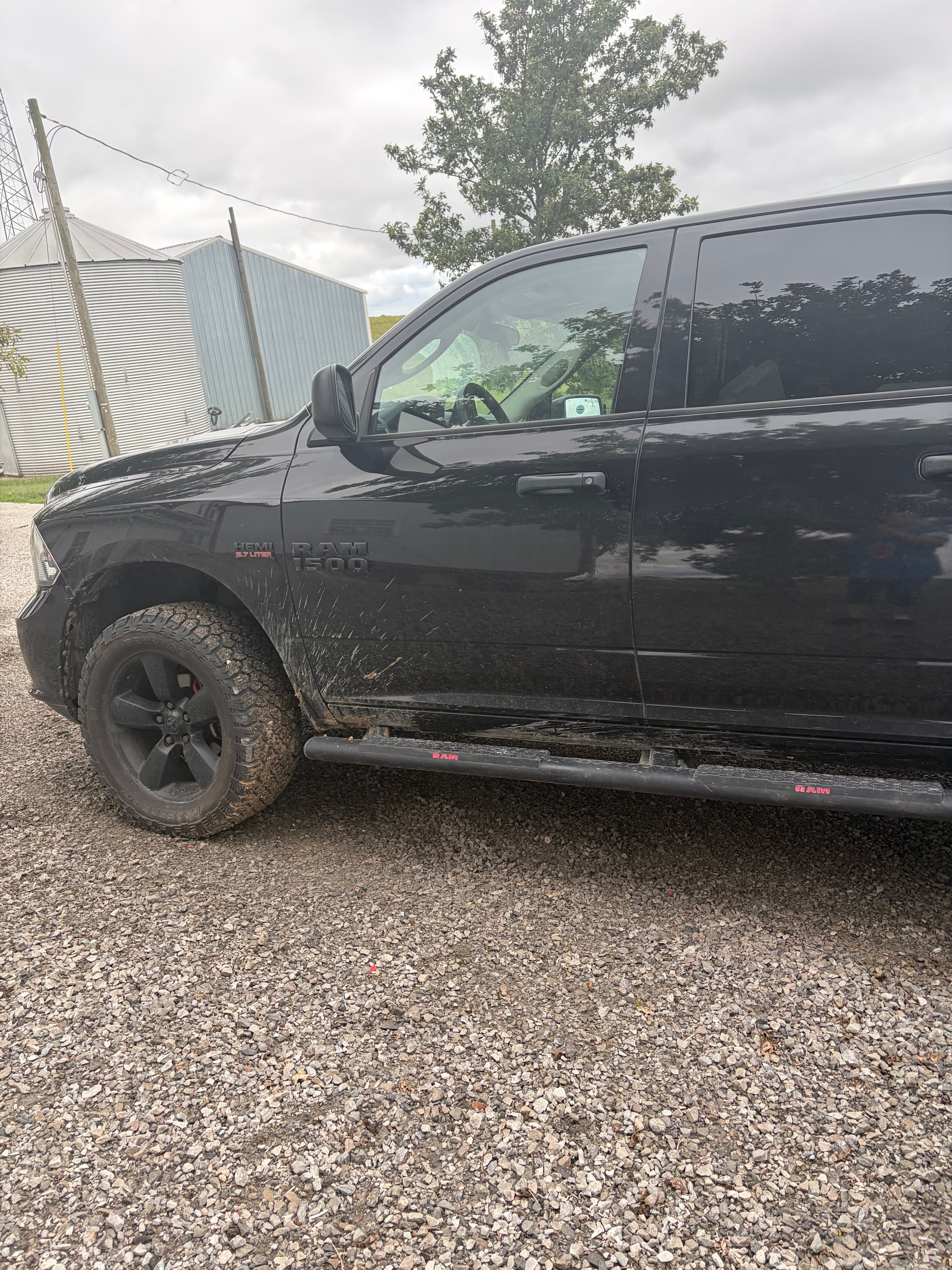 Used 2017 RAM 1500 Express w/ Black Ram 1500 Express Group AWD/4WD image 2