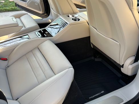 Used 2019 Porsche Panamera 4S Executive image 11