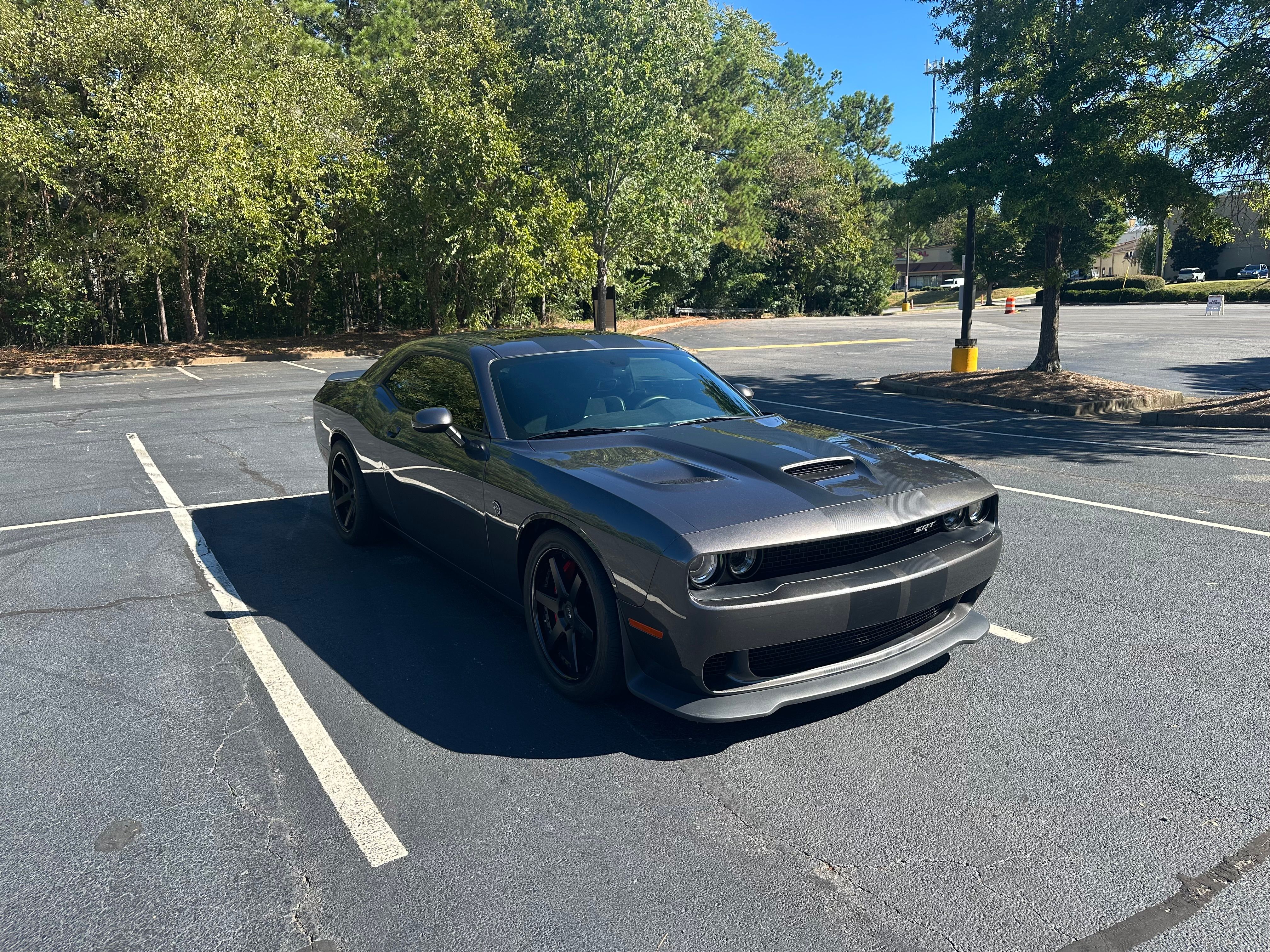 Used 2016 Dodge Challenger SRT Hellcat RWD image 5