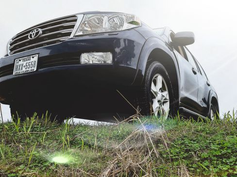 Used 2011 Toyota Land Cruiser w/ Upgrade Pkg image 26