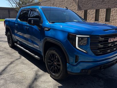 Used 2022 GMC Sierra 1500 Elevation w/ Elevation Premium Package