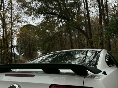 Used 2010 Ford Mustang Coupe image 16