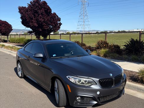 Used 2017 BMW 230i Coupe w/ Premium Package image 1
