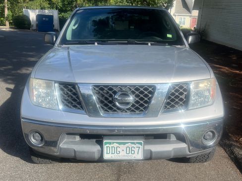 Used 2006 Nissan Frontier SE w/ (P01) Power Pkg AWD/4WD image 6
