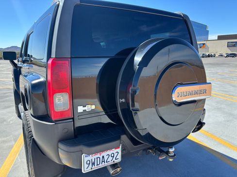 Used 2009 HUMMER H3 Alpha image 14