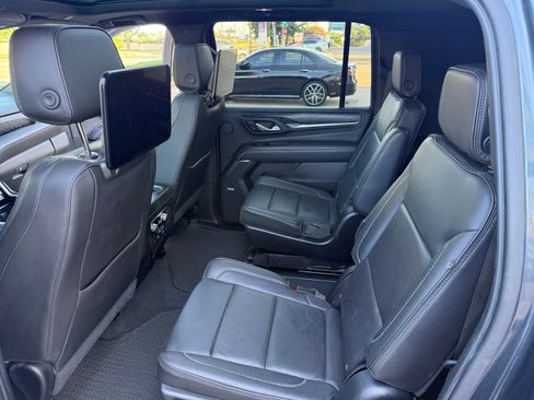 Used 2021 GMC Yukon XL Denali AWD/4WD image 12