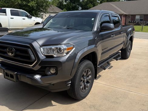 Used 2023 Toyota Tacoma SR5 RWD image 2