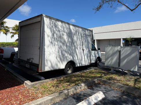 Used 2003 Chevrolet Express 3500 image 2