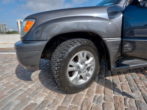 Used 2005 Lexus LX 470 4WD image 15