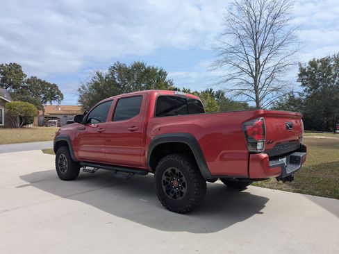 Used 2017 Toyota Tacoma TRD Pro image 2