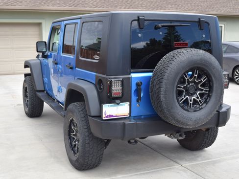 Used 2010 Jeep Wrangler Unlimited Sport AWD/4WD image 8