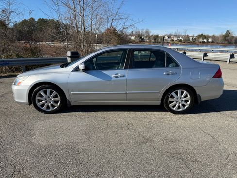 Used 2006 Honda Accord EX-L image 2