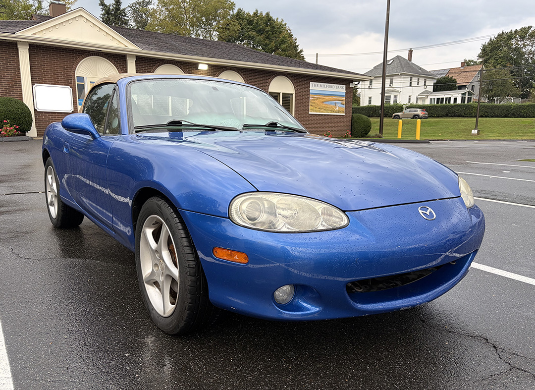 Used 2002 MAZDA MX-5 Miata LS RWD image 1