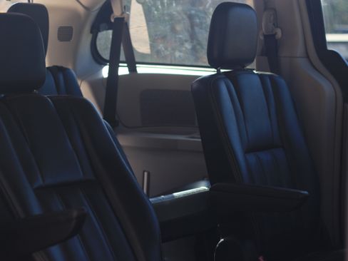 Used 2012 Chrysler Town & Country Touring w/ Entertainment Group #1 image 2