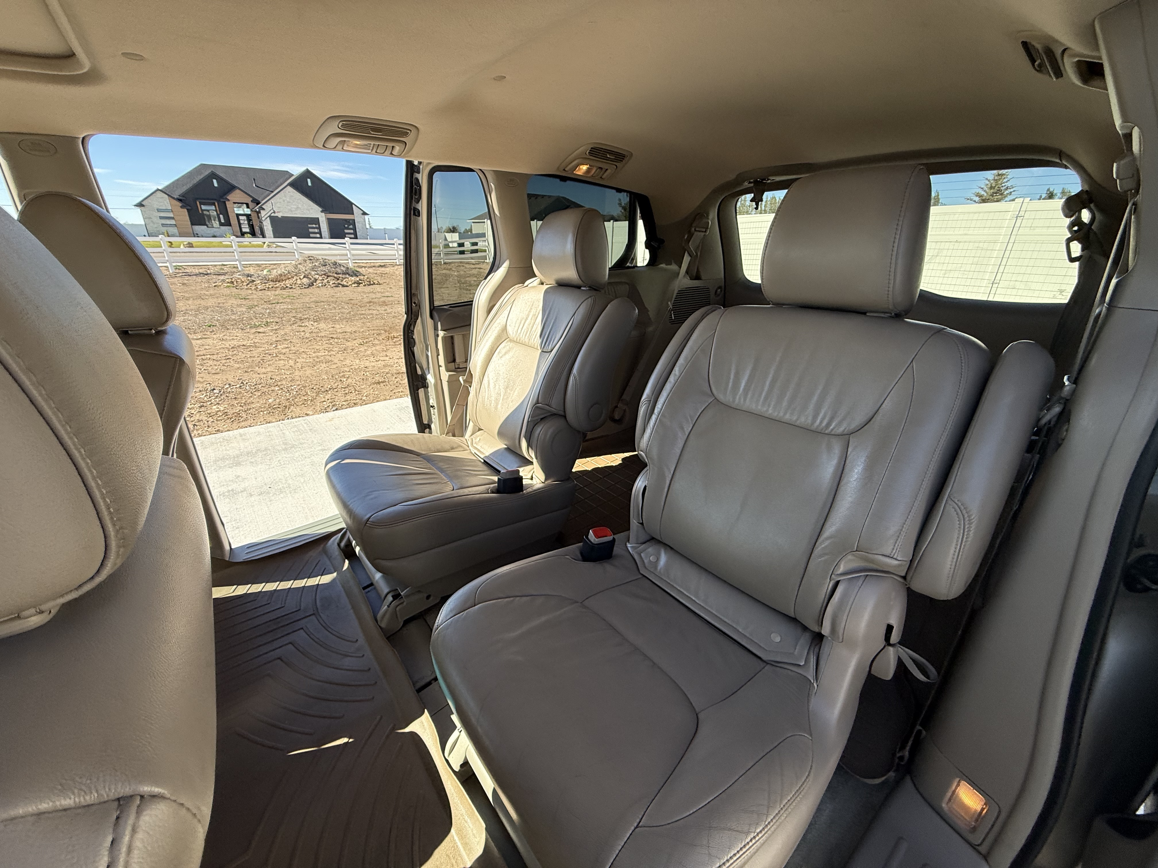 Used 2010 Toyota Sienna FWD image 10