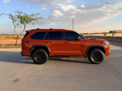 Used 2024 Toyota Sequoia TRD Pro AWD/4WD image 4