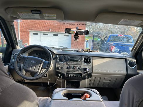 Used 2008 Ford F350 XLT image 4