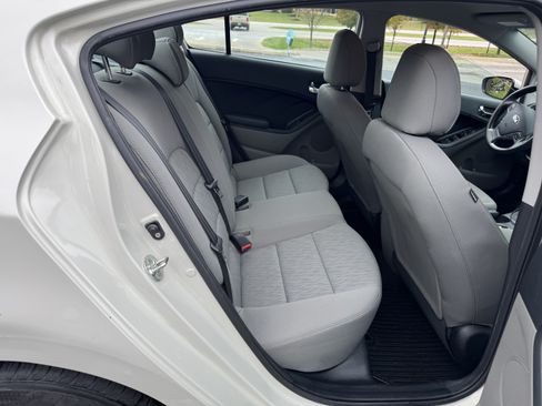 Used 2015 Kia Forte LX image 2