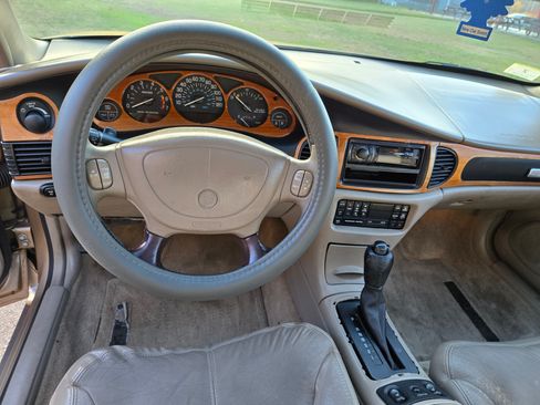 Used 2001 Buick Regal GS w/ Abboud Pkg image 6