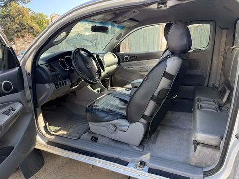 Used 2006 Toyota Tacoma PreRunner w/ TRD Sport Pkg #1 RWD image 9