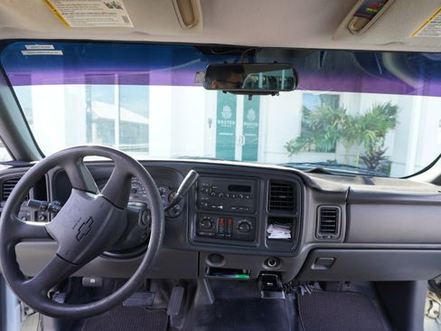 Used 2005 Chevrolet Silverado 1500 W/T image 2