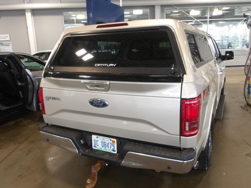 Used 2017 Ford F150 Lariat w/ Equipment Group 502A Luxury image 6