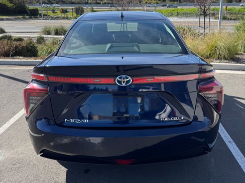 Used 2019 Toyota Mirai image 4