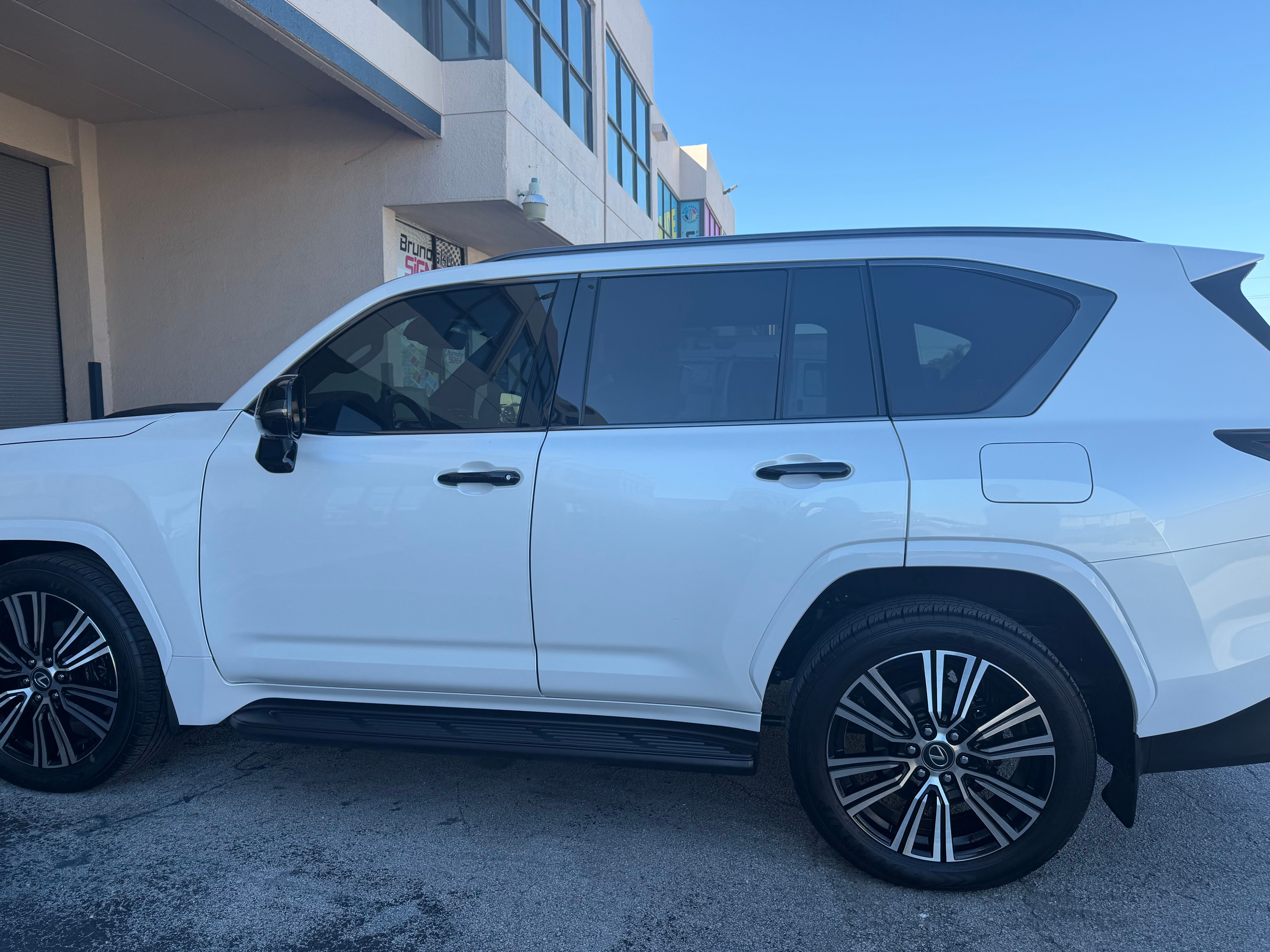 Used 2024 Lexus LX 600 4WD w/ Appearance Package image 2