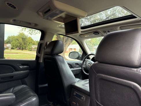 Used 2011 Chevrolet Tahoe LT image 13