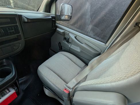 Used 2013 GMC Savana 3500 w/ Chrome Appearance Package RWD image 15